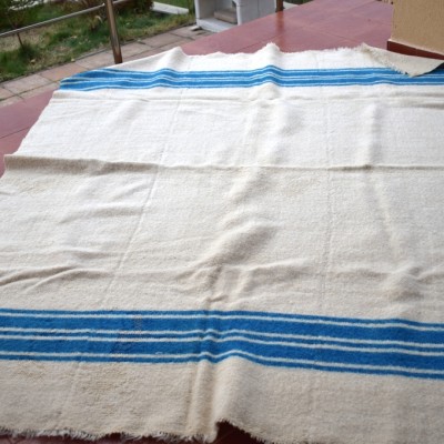 Handmade White Wool Blanket 01