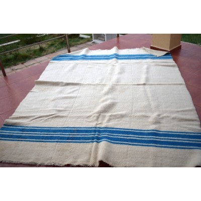 Handmade White Wool Blanket 01
