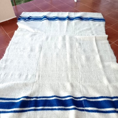 Handmade White Wool Blanket 02