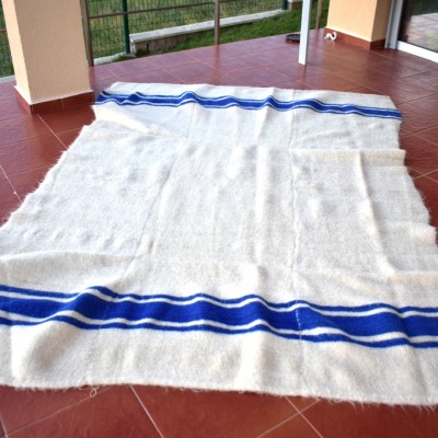 Handmade White Wool Blanket 03